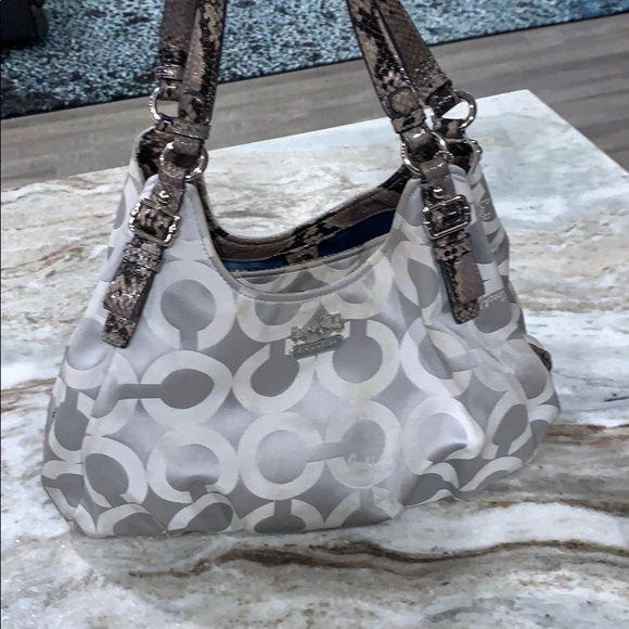 Handbags - Beautiful Coach Bag